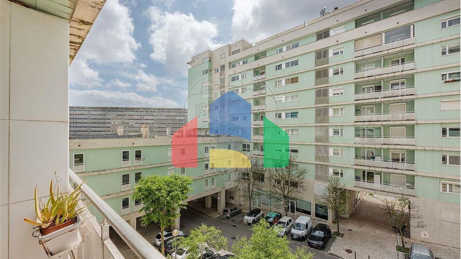 Residential - Condo/Apartment - T3 - Santa Clara, Lisbon - PT