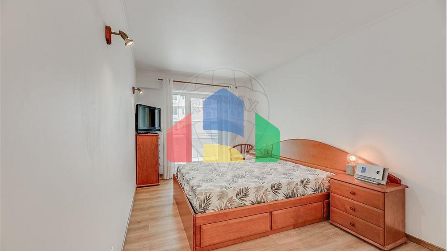 Residential - Condo/Apartment - T3 - Santa Clara, Lisbon - PT