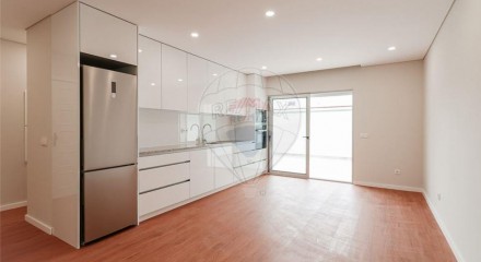Residential - Condo/Apartment - T1 - Bougado (São Martinho e Santiago), Trofa - PT