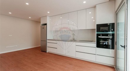 Residential - Condo/Apartment - T1 - Bougado (São Martinho e Santiago), Trofa - PT