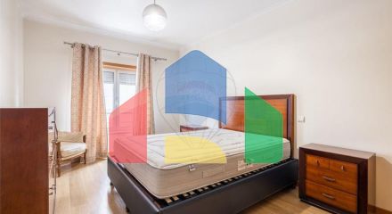 Residential - Condo/Apartment - T3 - Porto de Mós - São João Baptista e São Pedro, Porto de Mos - PT