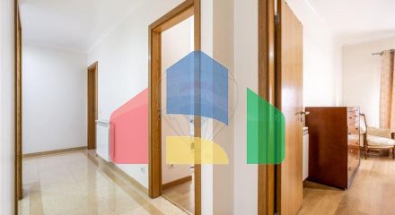 Residential - Condo/Apartment - T3 - Porto de Mós - São João Baptista e São Pedro, Porto de Mos - PT