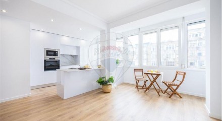 Residential - Condo/Apartment - T2 - Ajuda, Lisbon - PT