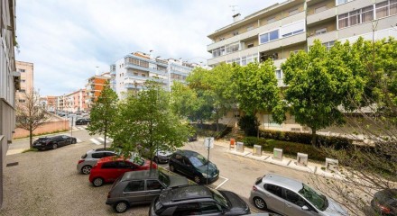 Residential - Condo/Apartment - T2 - Ajuda, Lisbon - PT