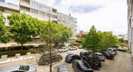 Residential - Condo/Apartment - T2 - Ajuda, Lisbon - PT