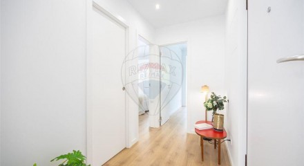 Residential - Condo/Apartment - T2 - Ajuda, Lisbon - PT