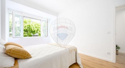 Residential - Condo/Apartment - T2 - Ajuda, Lisbon - PT