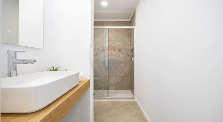 Residential - Condo/Apartment - T2 - Ajuda, Lisbon - PT