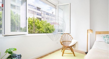 Residential - Condo/Apartment - T2 - Ajuda, Lisbon - PT