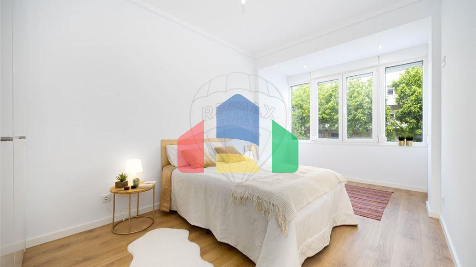 Residential - Condo/Apartment - T2 - Ajuda, Lisbon - PT