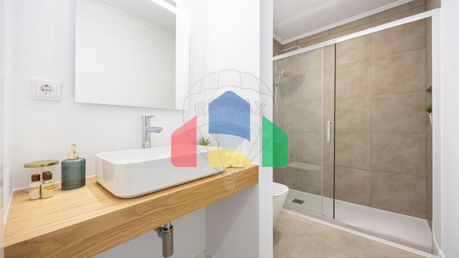 Residential - Condo/Apartment - T2 - Ajuda, Lisbon - PT