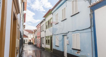 Residential - Single Family Home - T4 - Angra (S. Pedro), Angra do Heroismo - PT