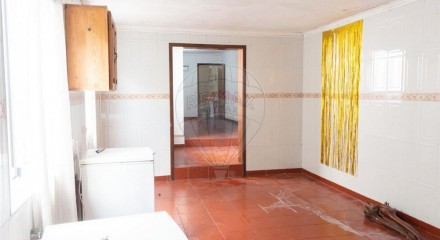 Residential - Single Family Home - T4 - Angra (S. Pedro), Angra do Heroismo - PT