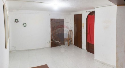 Residential - Single Family Home - T4 - Angra (S. Pedro), Angra do Heroismo - PT