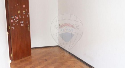 Residential - Single Family Home - T4 - Angra (S. Pedro), Angra do Heroismo - PT