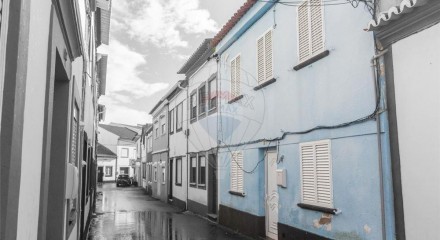 Residential - Single Family Home - T4 - Angra (S. Pedro), Angra do Heroismo - PT