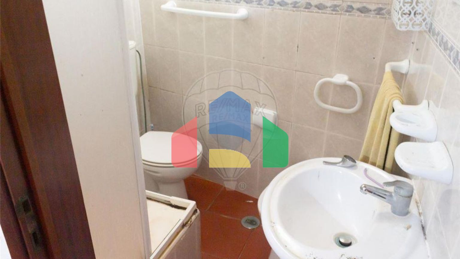 Residential - Single Family Home - T4 - Angra (S. Pedro), Angra do Heroismo - PT