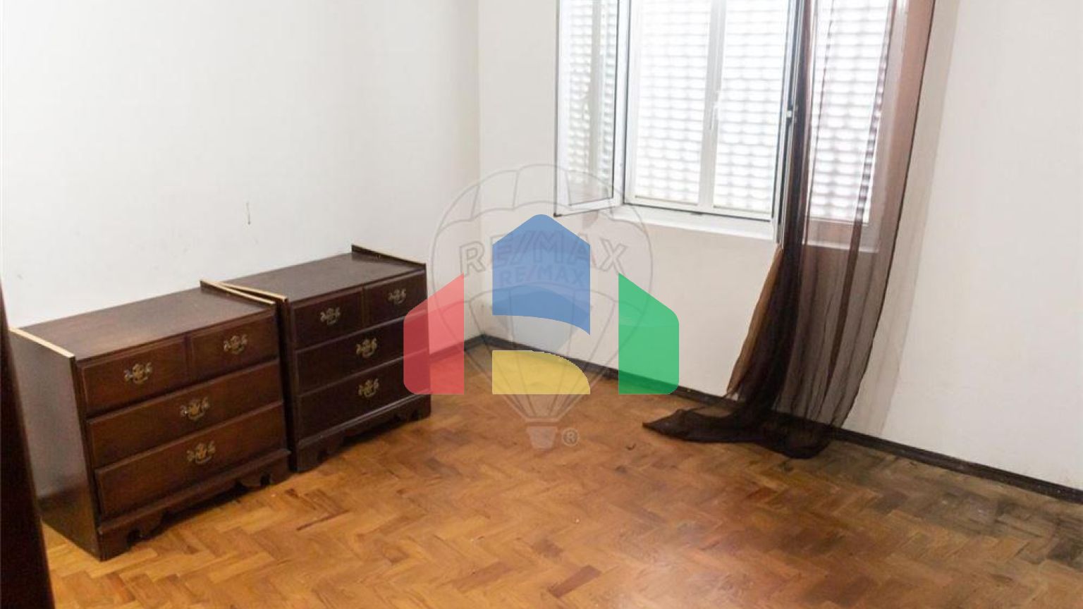 Residential - Single Family Home - T4 - Angra (S. Pedro), Angra do Heroismo - PT