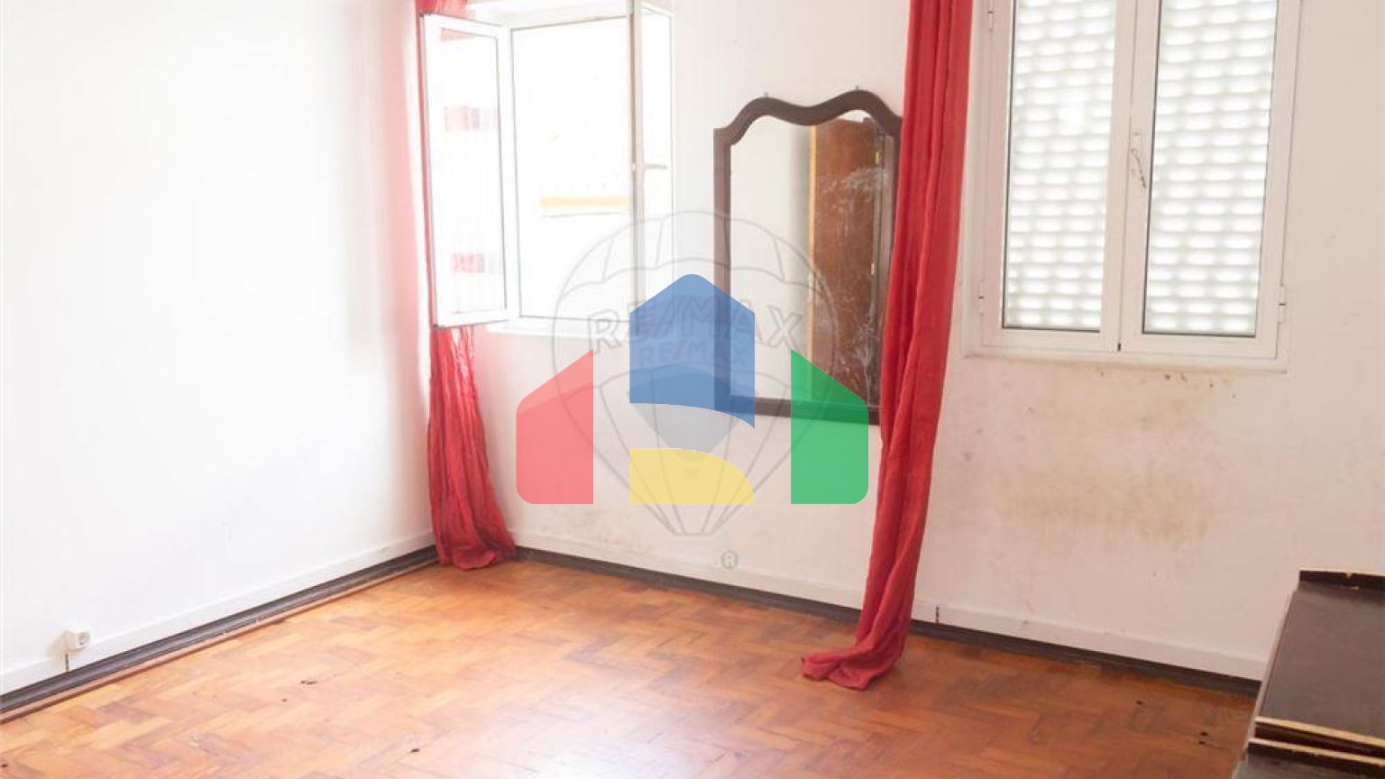 Residential - Single Family Home - T4 - Angra (S. Pedro), Angra do Heroismo - PT