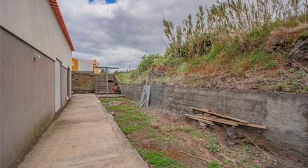 Residential - Single Family Home - T3 - S. Mateus da Calheta, Angra do Heroismo - PT