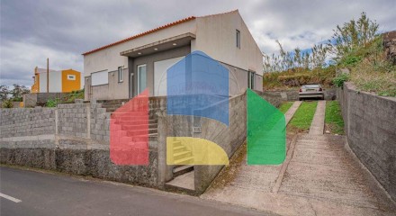 Residential - Single Family Home - T3 - S. Mateus da Calheta, Angra do Heroismo - PT