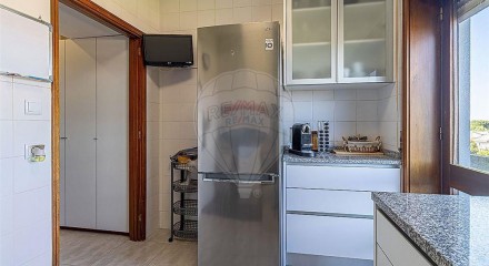 Residential - Condo/Apartment - T4 - Pedroso e Seixezelo, Vila Nova de Gaia - PT