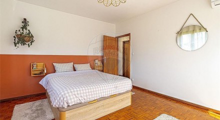 Residential - Condo/Apartment - T4 - Pedroso e Seixezelo, Vila Nova de Gaia - PT