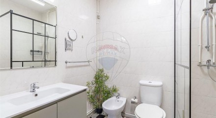 Residential - Condo/Apartment - T4 - Pedroso e Seixezelo, Vila Nova de Gaia - PT