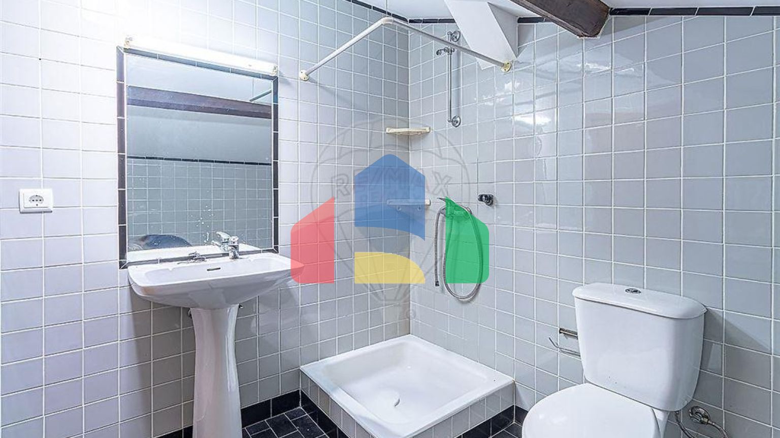 Residential - Condo/Apartment - T4 - Pedroso e Seixezelo, Vila Nova de Gaia - PT