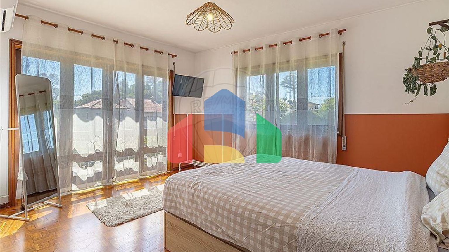 Residential - Condo/Apartment - T4 - Pedroso e Seixezelo, Vila Nova de Gaia - PT