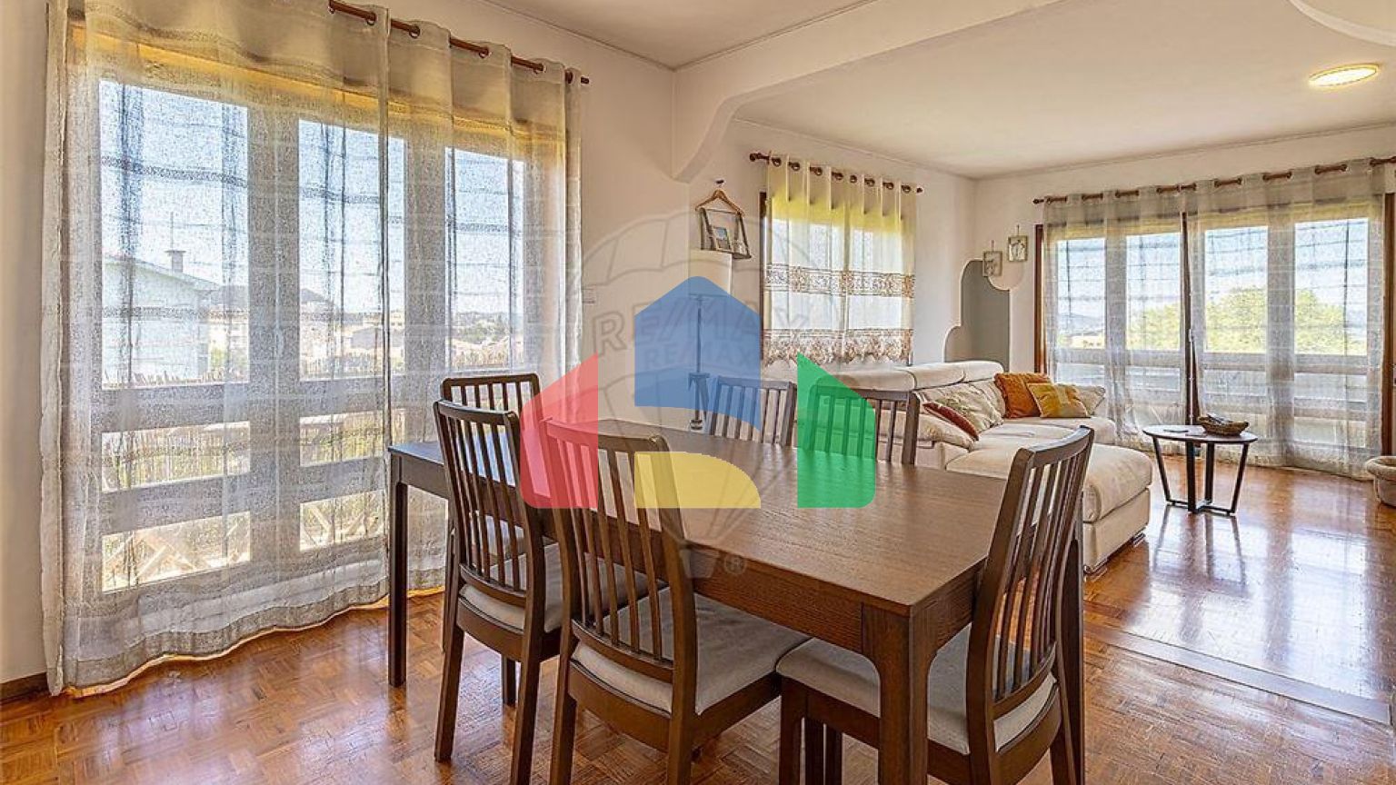 Residential - Condo/Apartment - T4 - Pedroso e Seixezelo, Vila Nova de Gaia - PT