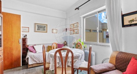 Residential - Condo/Apartment - T1 - Venteira, Amadora - PT