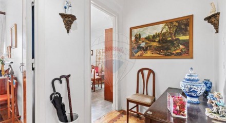 Residential - Condo/Apartment - T1 - Venteira, Amadora - PT