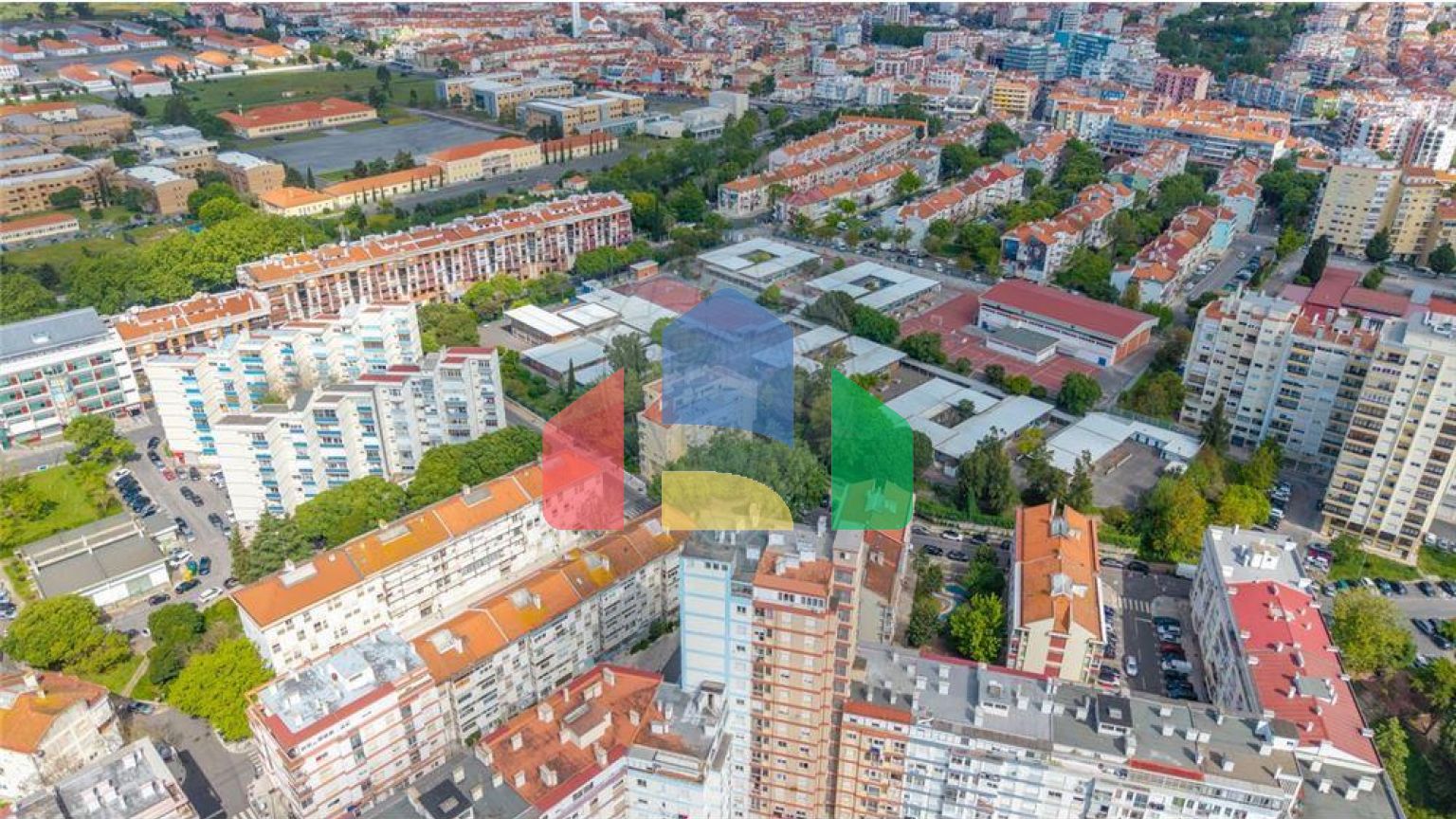 Residential - Condo/Apartment - T1 - Venteira, Amadora - PT