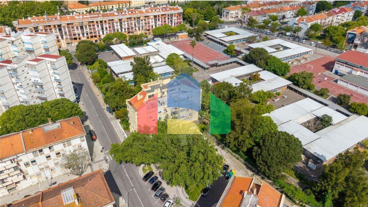 Residential - Condo/Apartment - T1 - Venteira, Amadora - PT