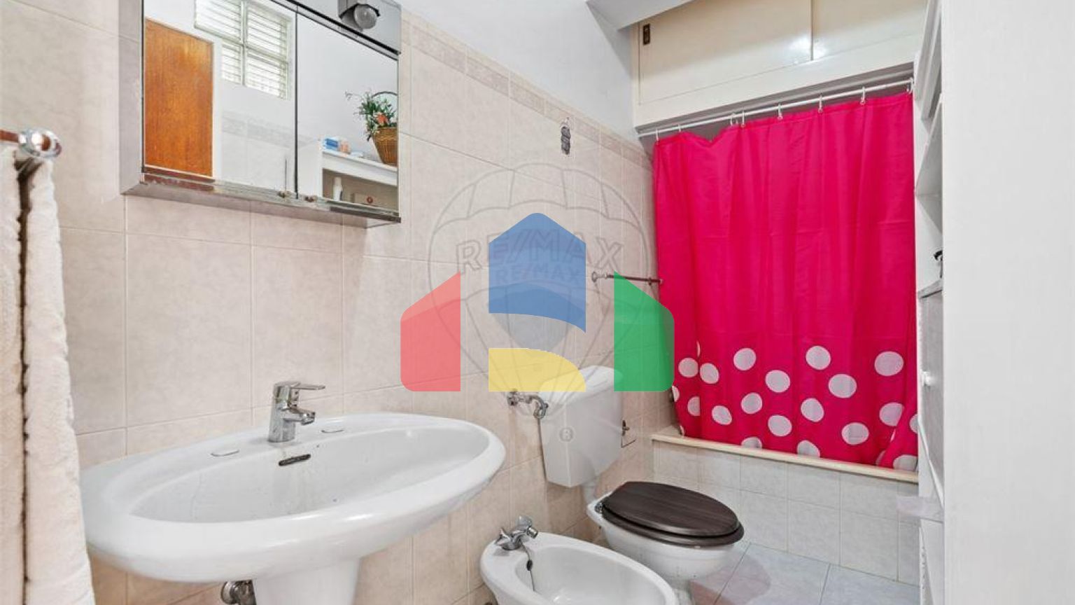 Residential - Condo/Apartment - T1 - Venteira, Amadora - PT