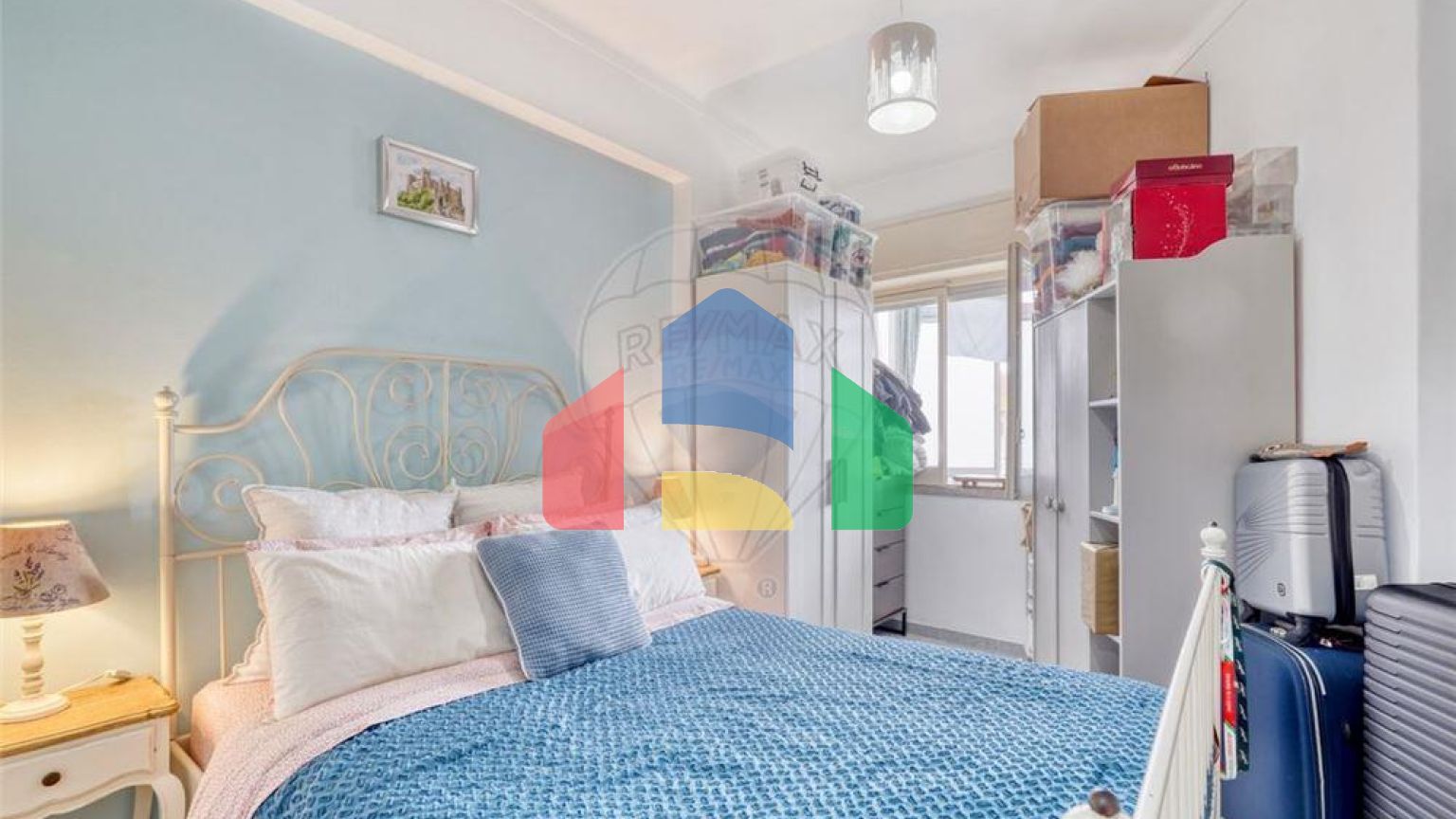 Residential - Condo/Apartment - T1 - Venteira, Amadora - PT