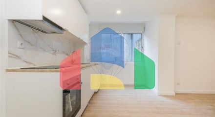 Residential - Condo/Apartment - T1 - Venteira, Amadora - PT