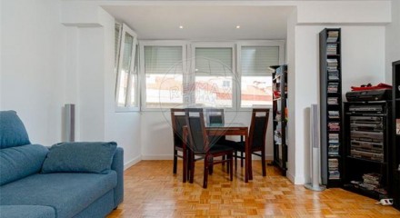 Residential - Condo/Apartment - T3 - Póvoa de Santo Adrião e Olival Basto, Odivelas - PT