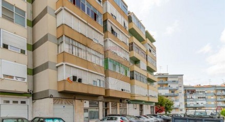 Residential - Condo/Apartment - T3 - Póvoa de Santo Adrião e Olival Basto, Odivelas - PT