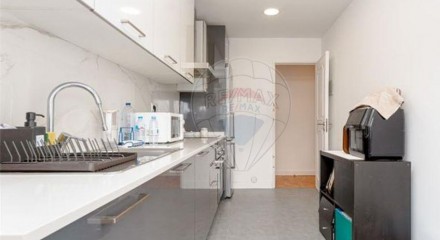 Residential - Condo/Apartment - T3 - Póvoa de Santo Adrião e Olival Basto, Odivelas - PT