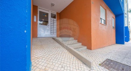 Residential - Condo/Apartment - T3 - Caparica e Trafaria, Almada - PT