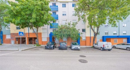 Residential - Condo/Apartment - T3 - Caparica e Trafaria, Almada - PT