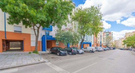 Residential - Condo/Apartment - T3 - Caparica e Trafaria, Almada - PT