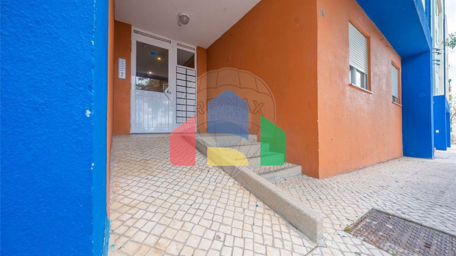 Residential - Condo/Apartment - T3 - Caparica e Trafaria, Almada - PT