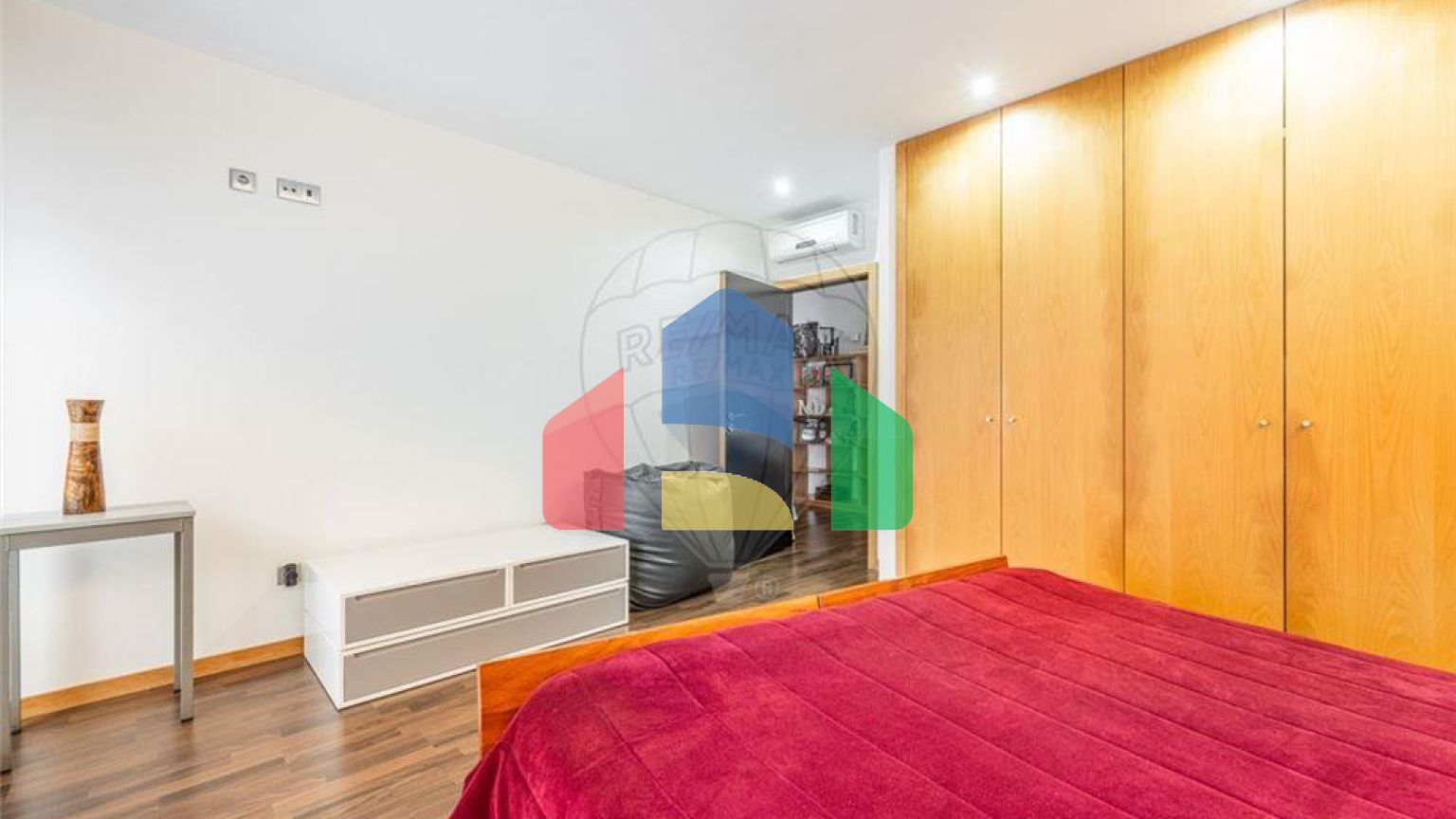 Residential - Single Family Home - T4 - Madalena (Gaia), Vila Nova de Gaia - PT