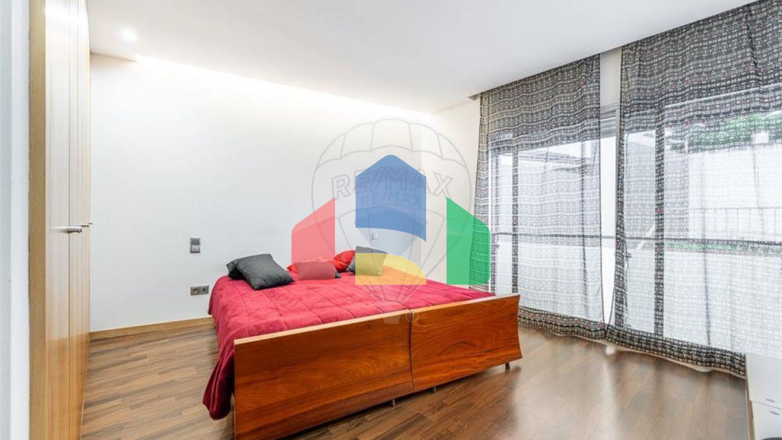 Residential - Single Family Home - T4 - Madalena (Gaia), Vila Nova de Gaia - PT