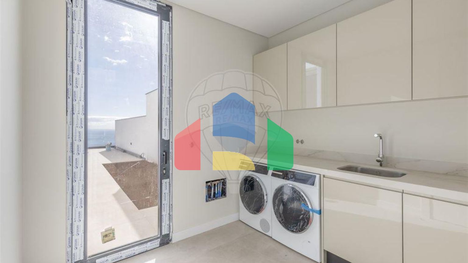 Residential - Single Family Home - T4 - Arco da Calheta, Calheta - PT