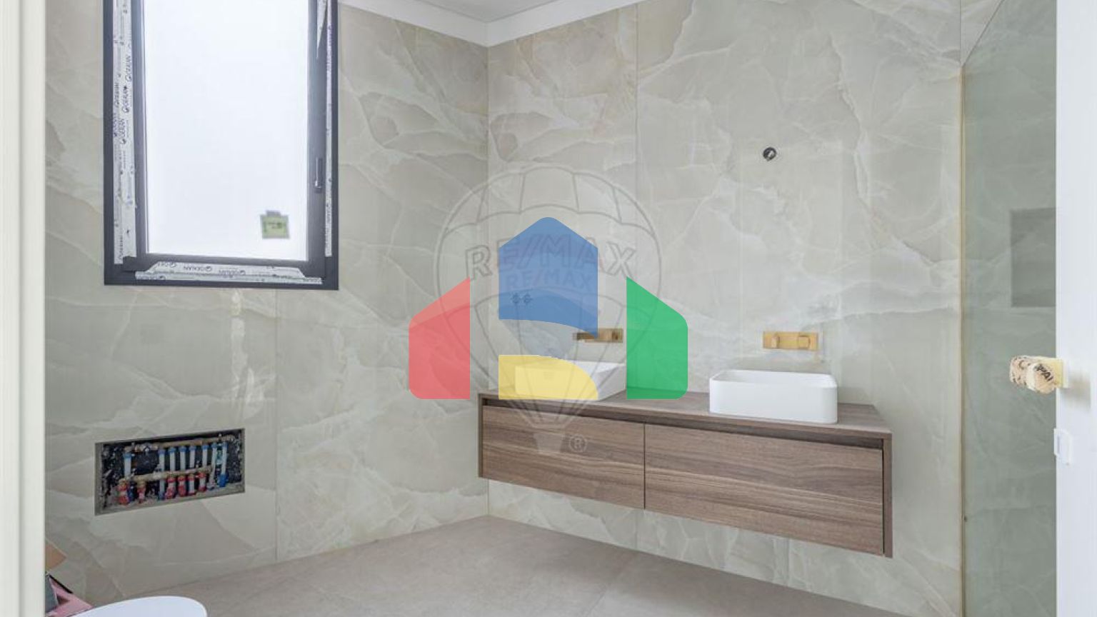 Residential - Single Family Home - T4 - Arco da Calheta, Calheta - PT