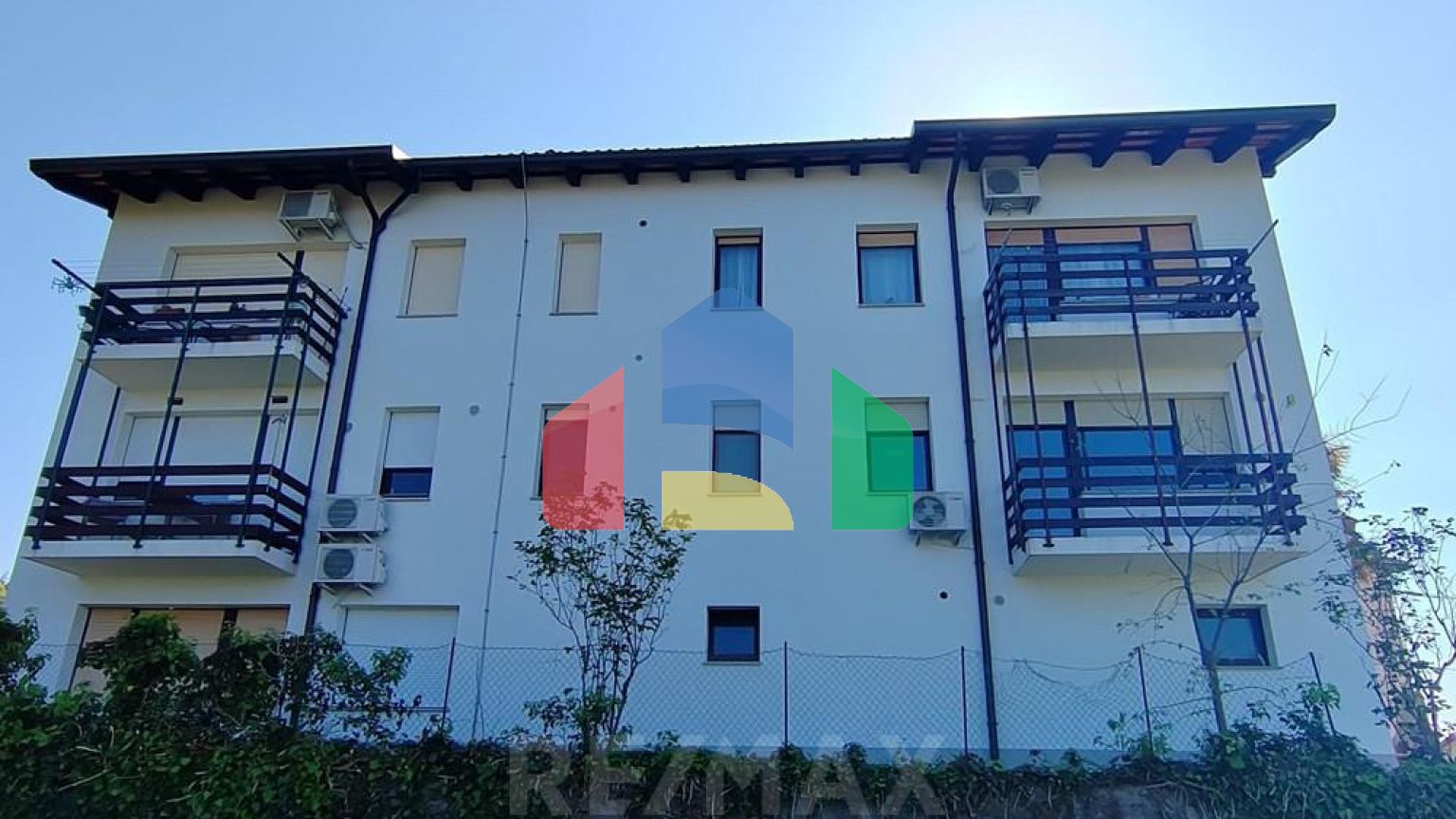 Residential - Condo/Apartment - Miren - Kostanjevica, North Primorska region - SI